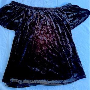 Socialite Black Off Shoulder Top - M